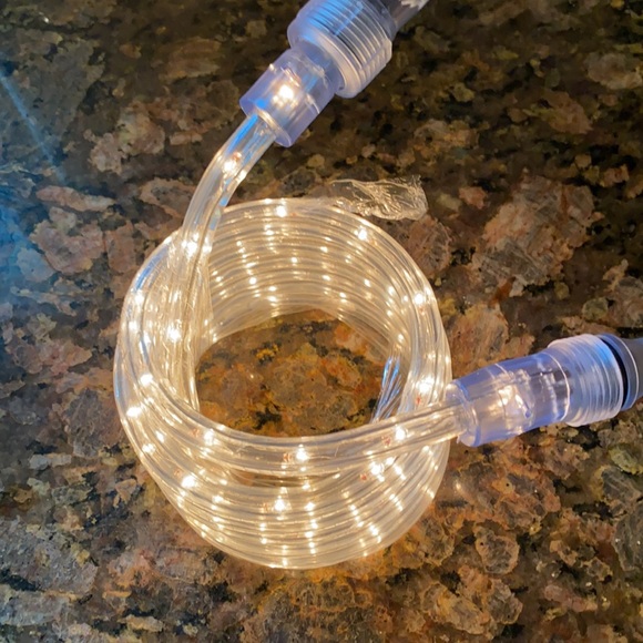 Linkable Rope Light - Picture 2 of 2